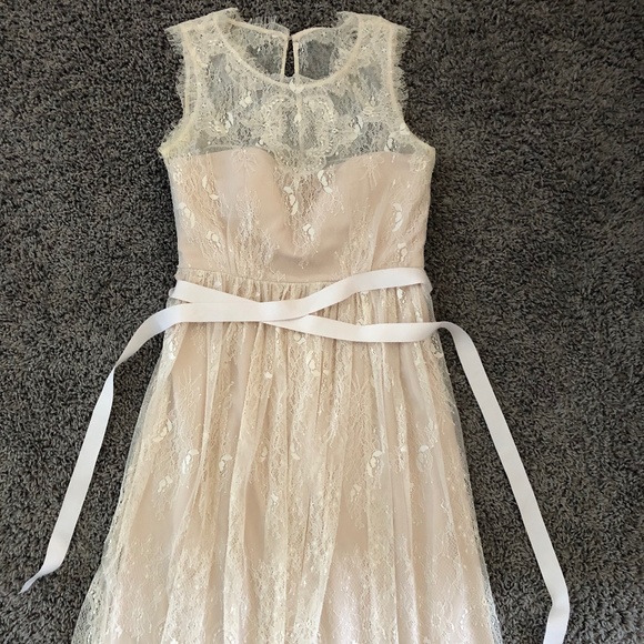 Cream/champagne lace fancy dress - Picture 1 of 3